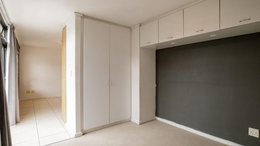 To Let 1 Bedroom Property for Rent in Wynberg Upper Western Cape